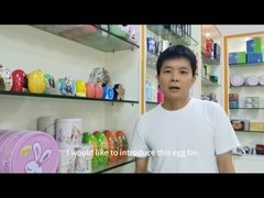 Яйцо хеллоуина нестандартной конструкции сформировало олово с подарочной коробкой шоколада праздника вешалки ленты